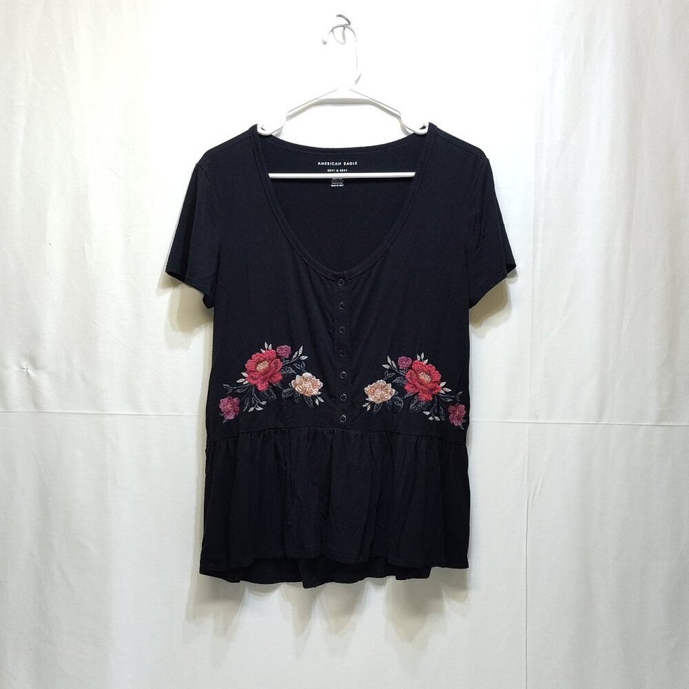 American Eagle Soft & Sexy Embroidered Floral Knit Top Medium Button Front Flowy
